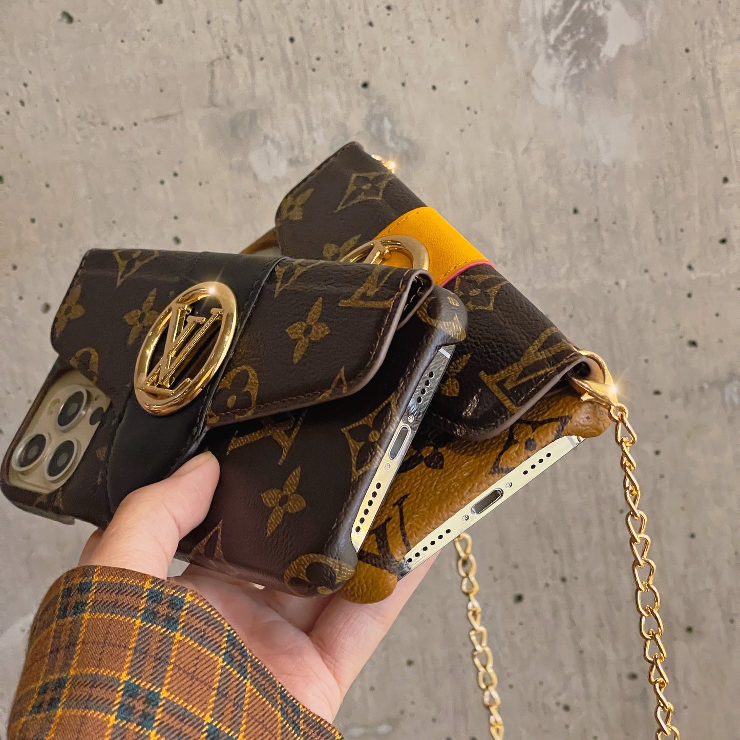 Lou Gold Crossbody Card Holder iPhone -fodral