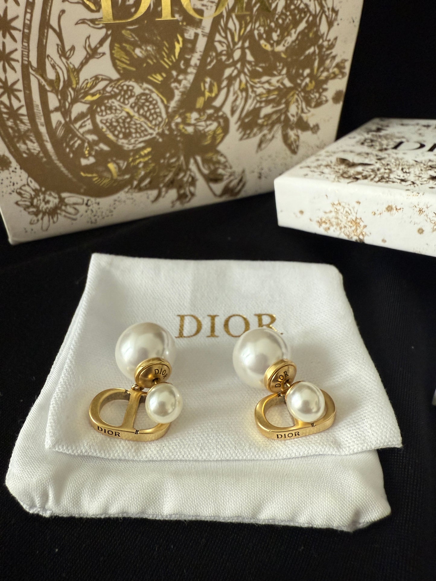 CD -logo Pearl Stud øreringer