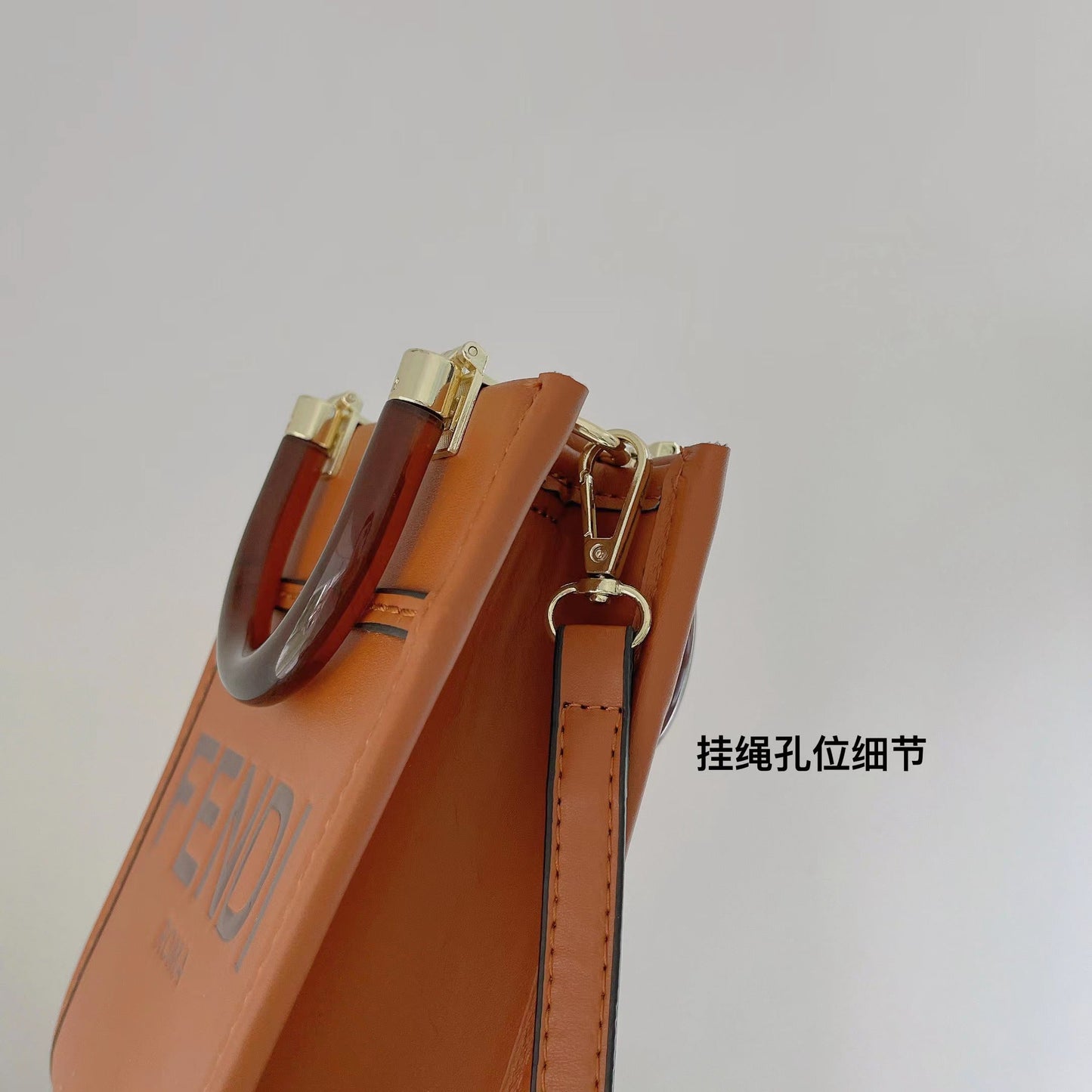 Klassische Einkaufstasche mit Crossbody -Riemen