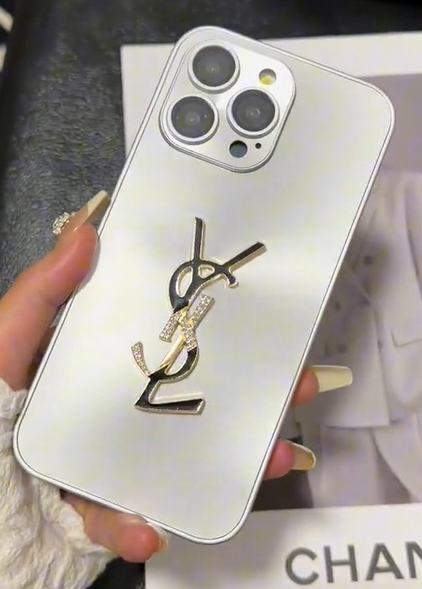 Y-S-L Shine x Mono iPhone z łańcuchem