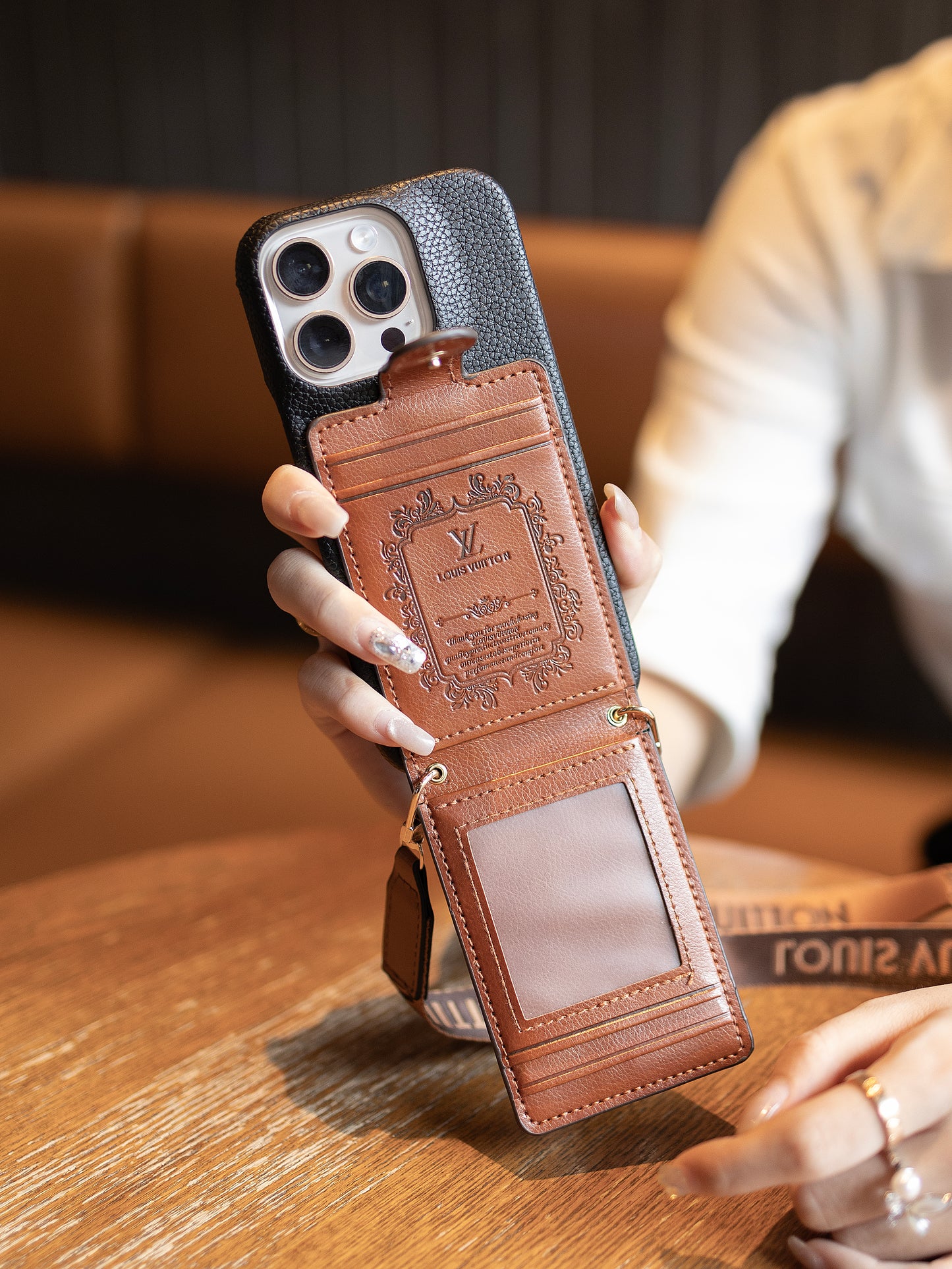 2025 Ny ankomst Advanced Leather iPhone -taske med kort tegnebog og rem