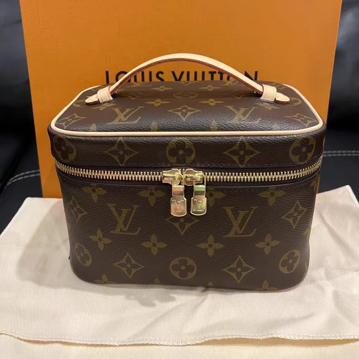 (Buy 3, pay for 2)Premium Cosmetic Bag
