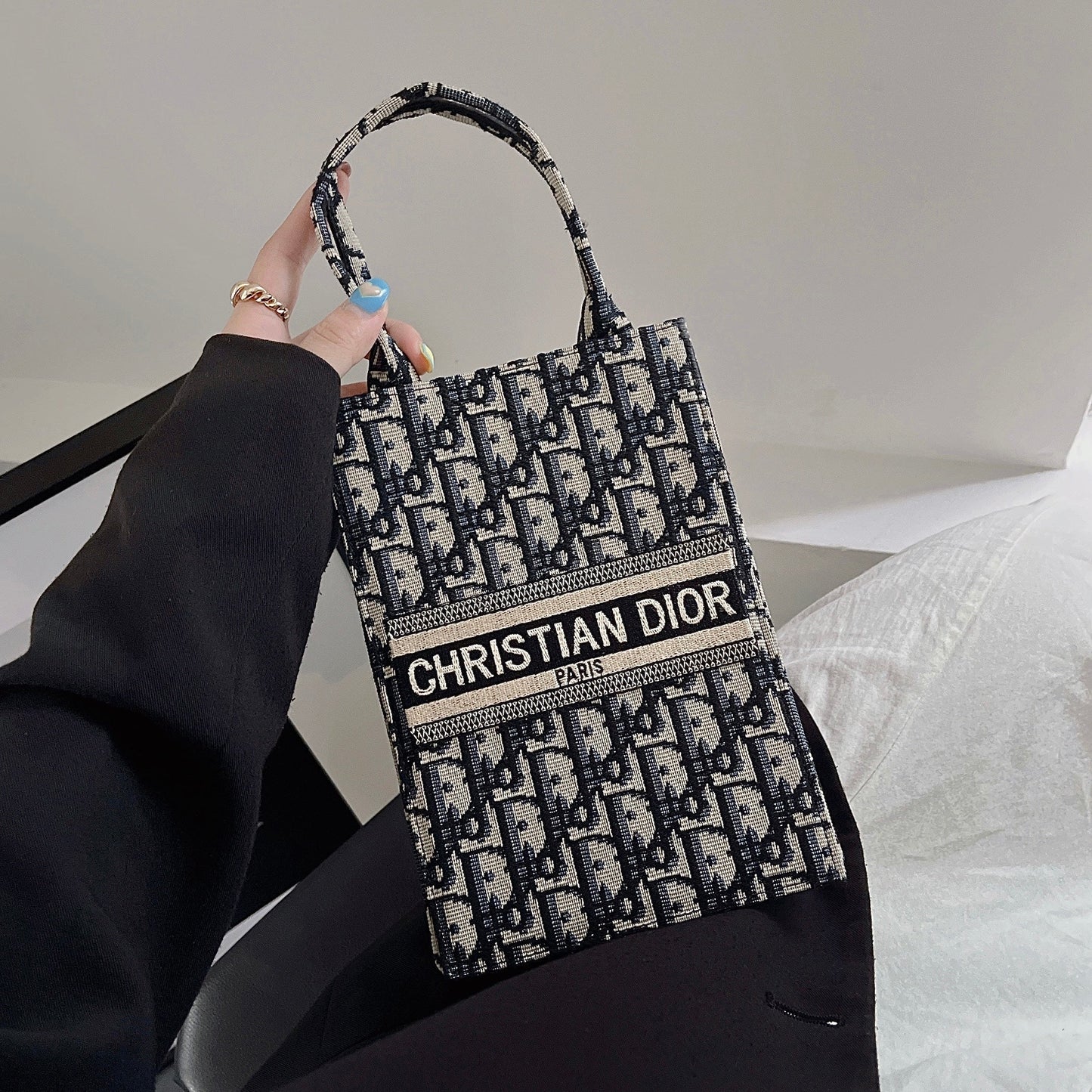 Klassisk totepose med stropp for crossbody
