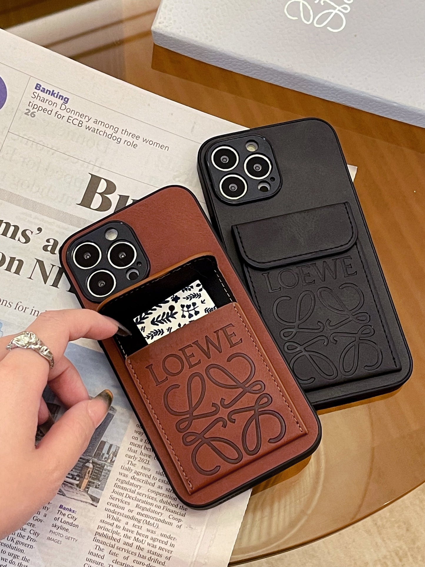Loewe iPhone tok a kártyatartóval Black-LZP241448
