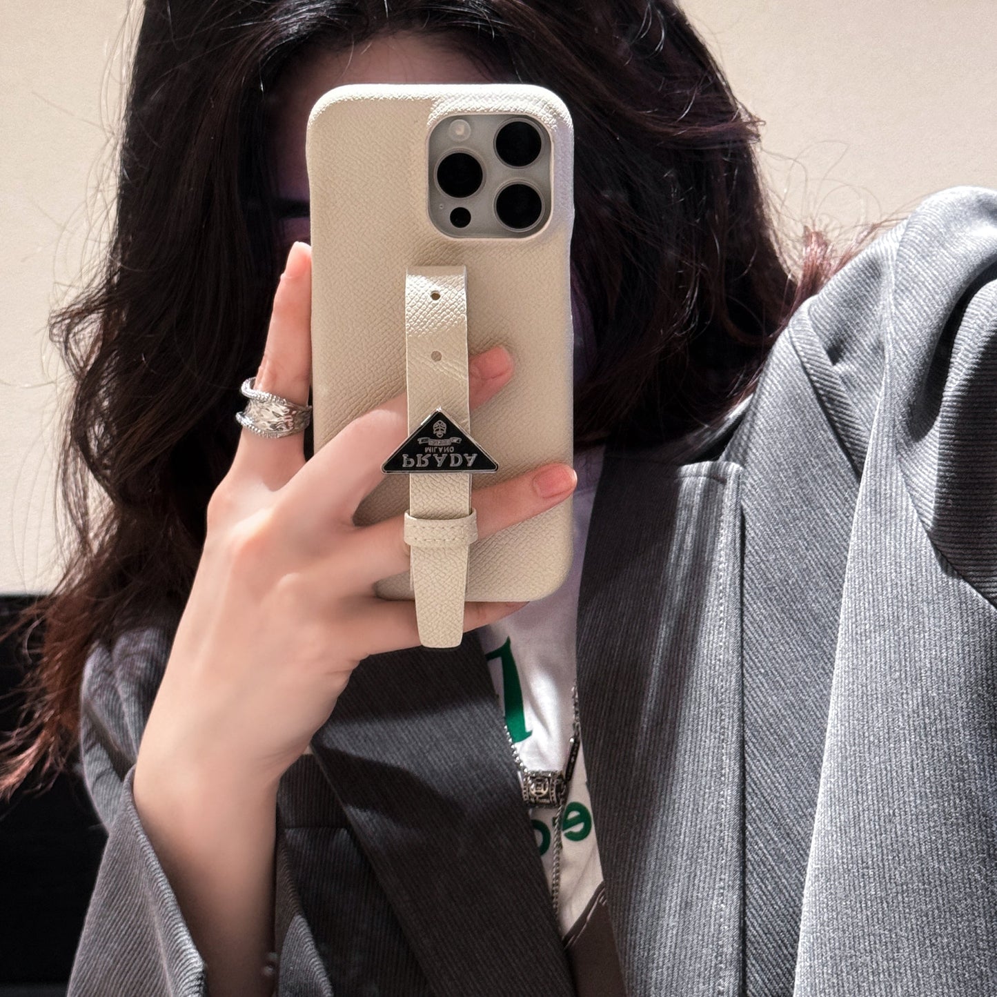 Carcasă iPhone cu mâner din piele Pra