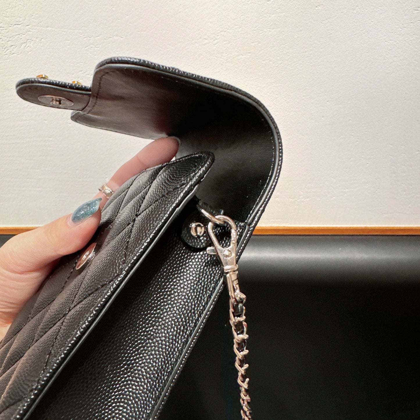 Crossbody skinn telefonpose
