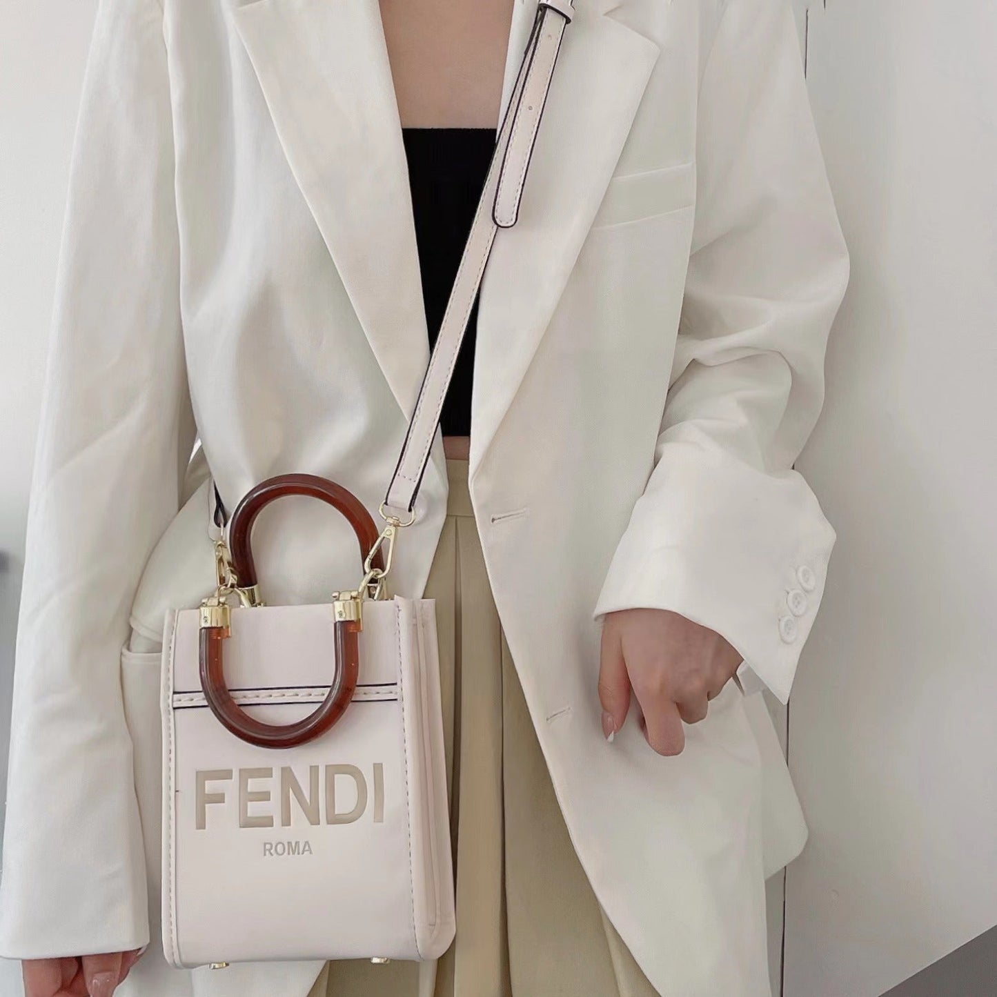 Klassische Einkaufstasche mit Crossbody -Riemen