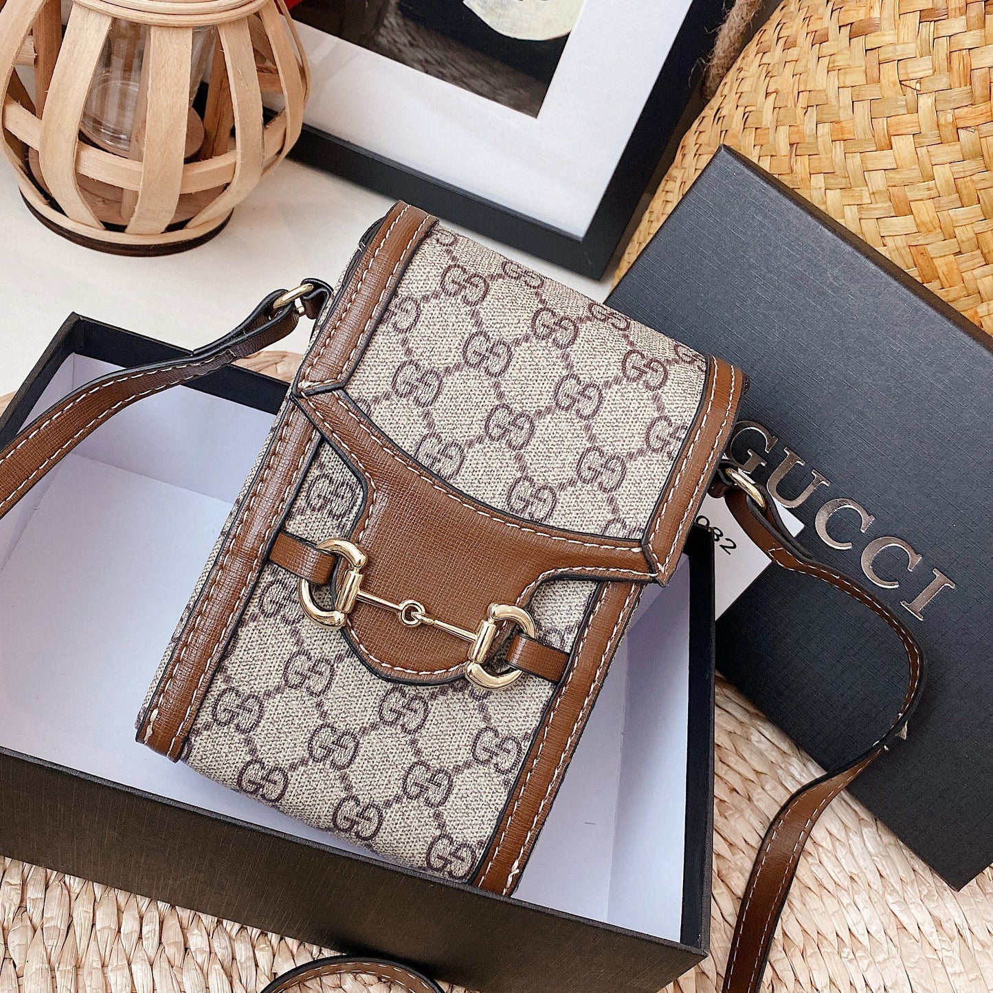 GG Crossbody skinnveske