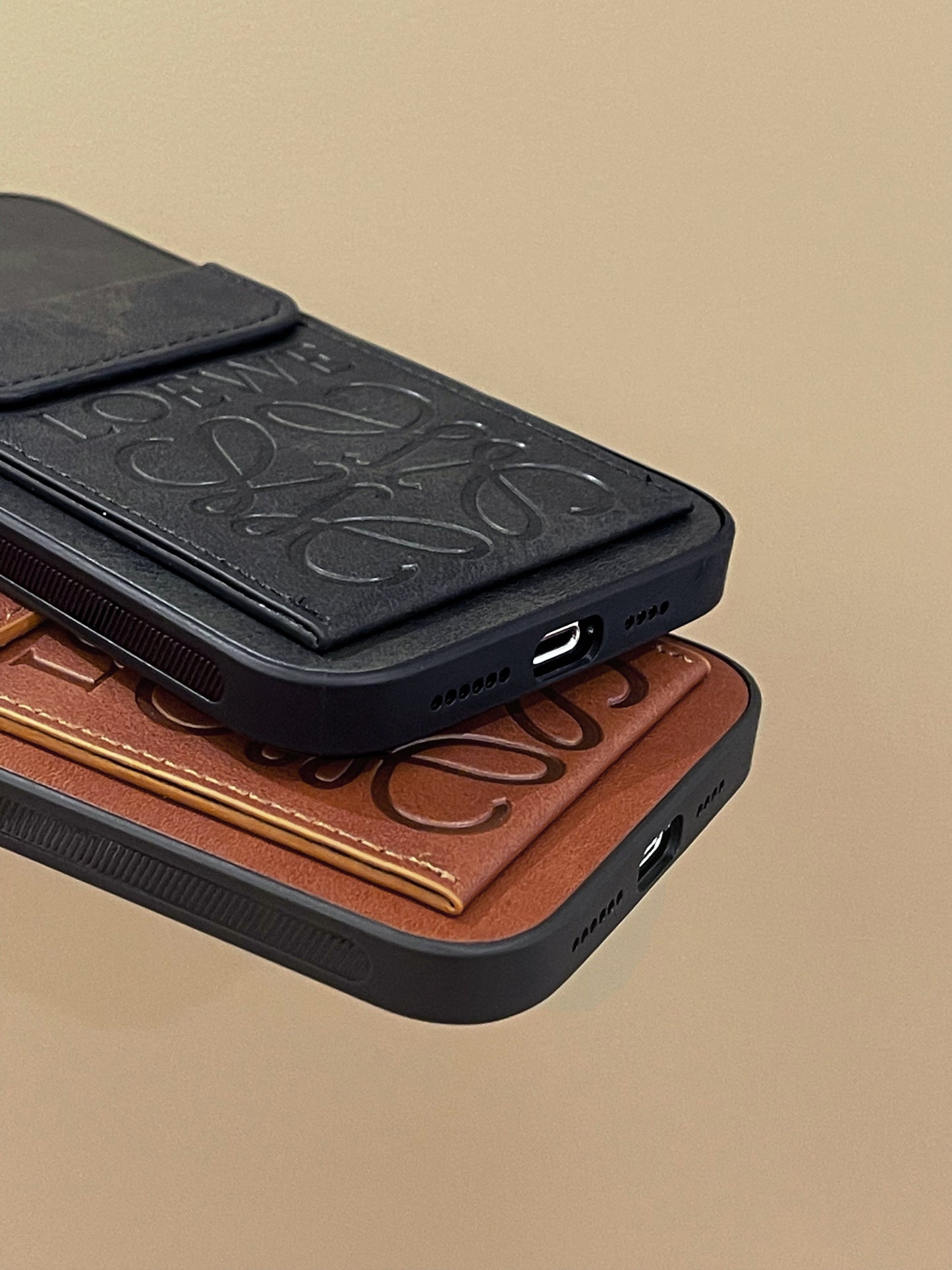 Loewe iPhone tok a kártyatartóval Black-LZP241448