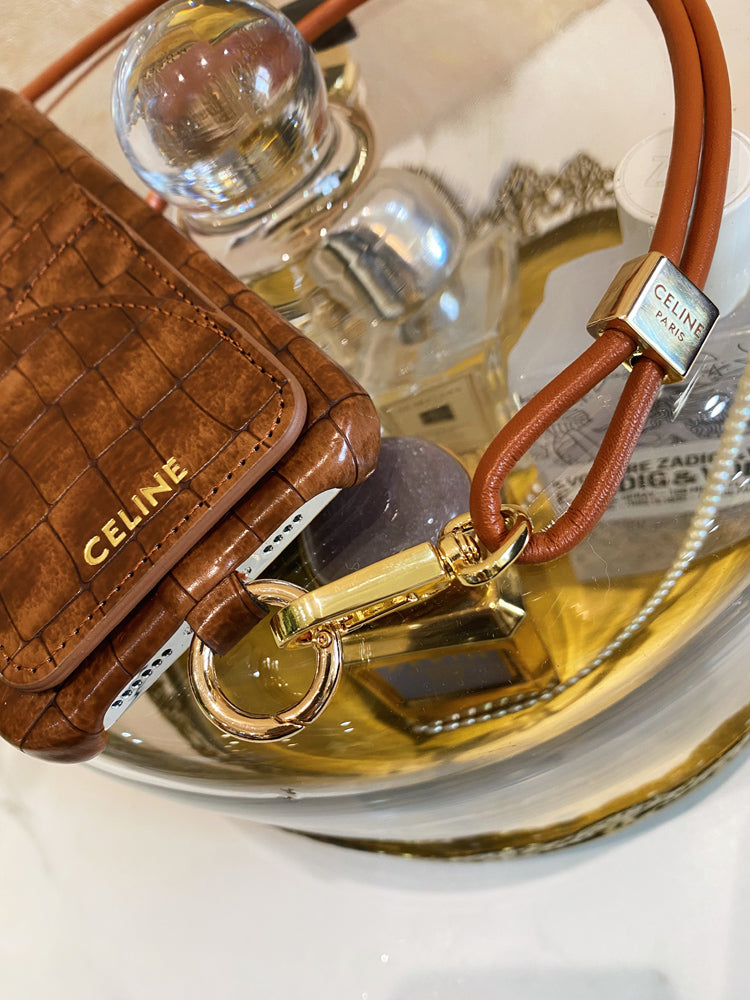 التماسيح طباعة علبة Celine iPhone مع حامل البطاقة وحزام Brown -eyp241415