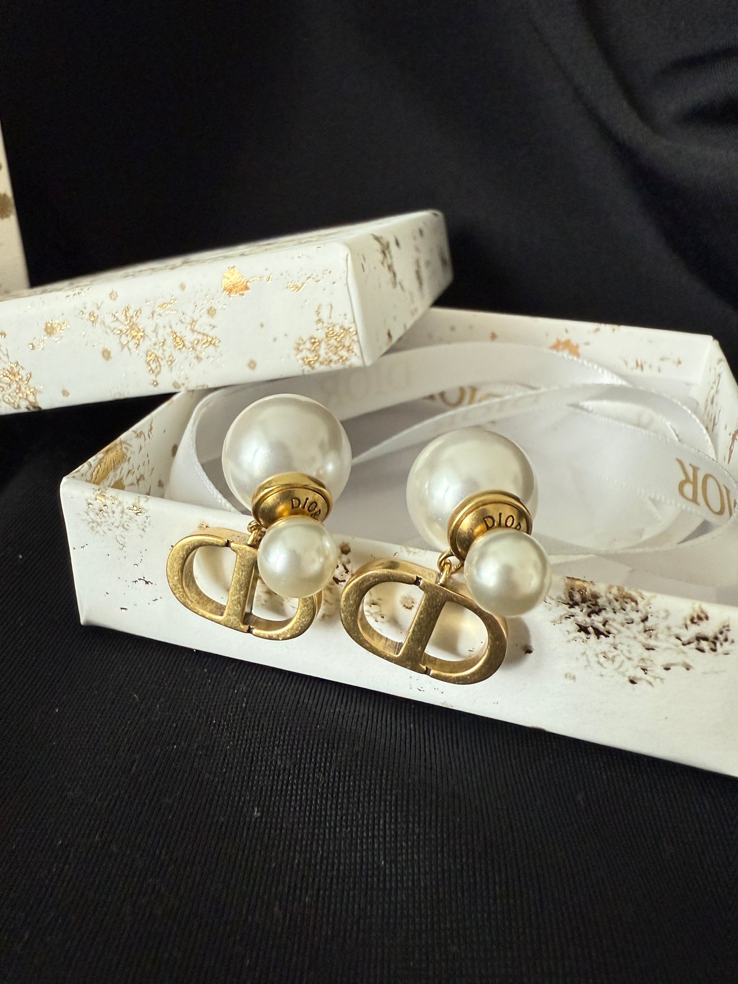 CD -logo Pearl Stud øreringer