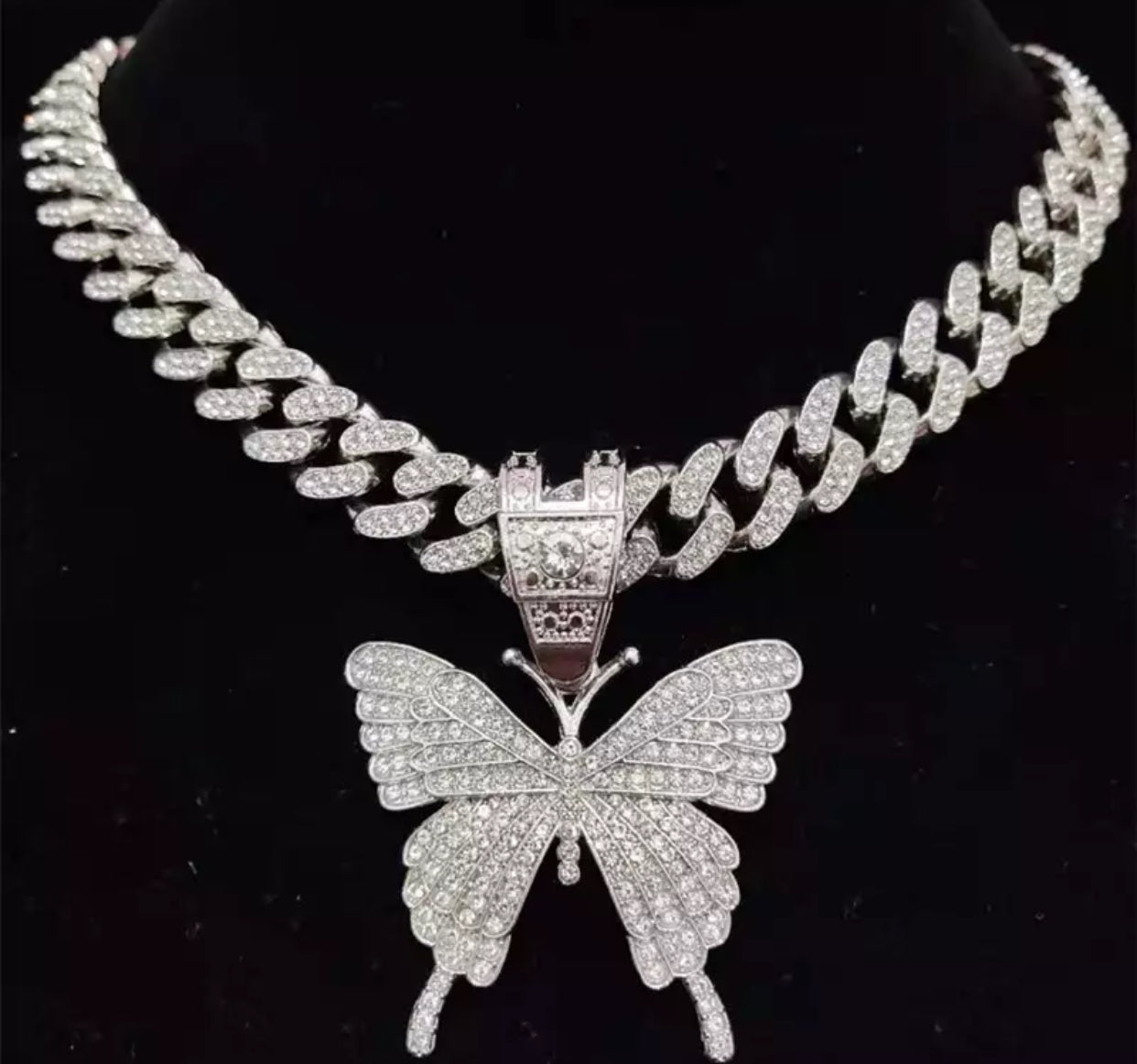 Ice out bling sommerfugl pendelkjede