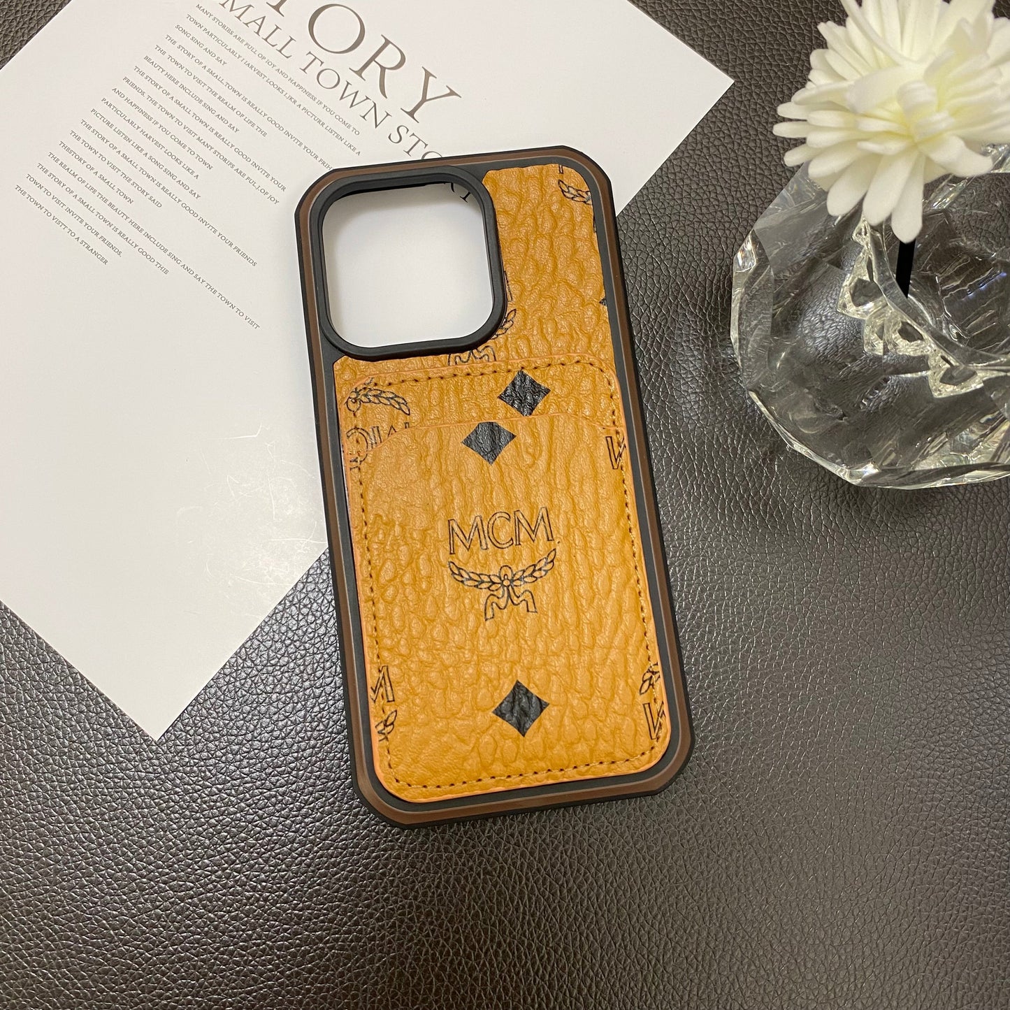 MCM iPhone tok kártya tartóval sárga-mck240603