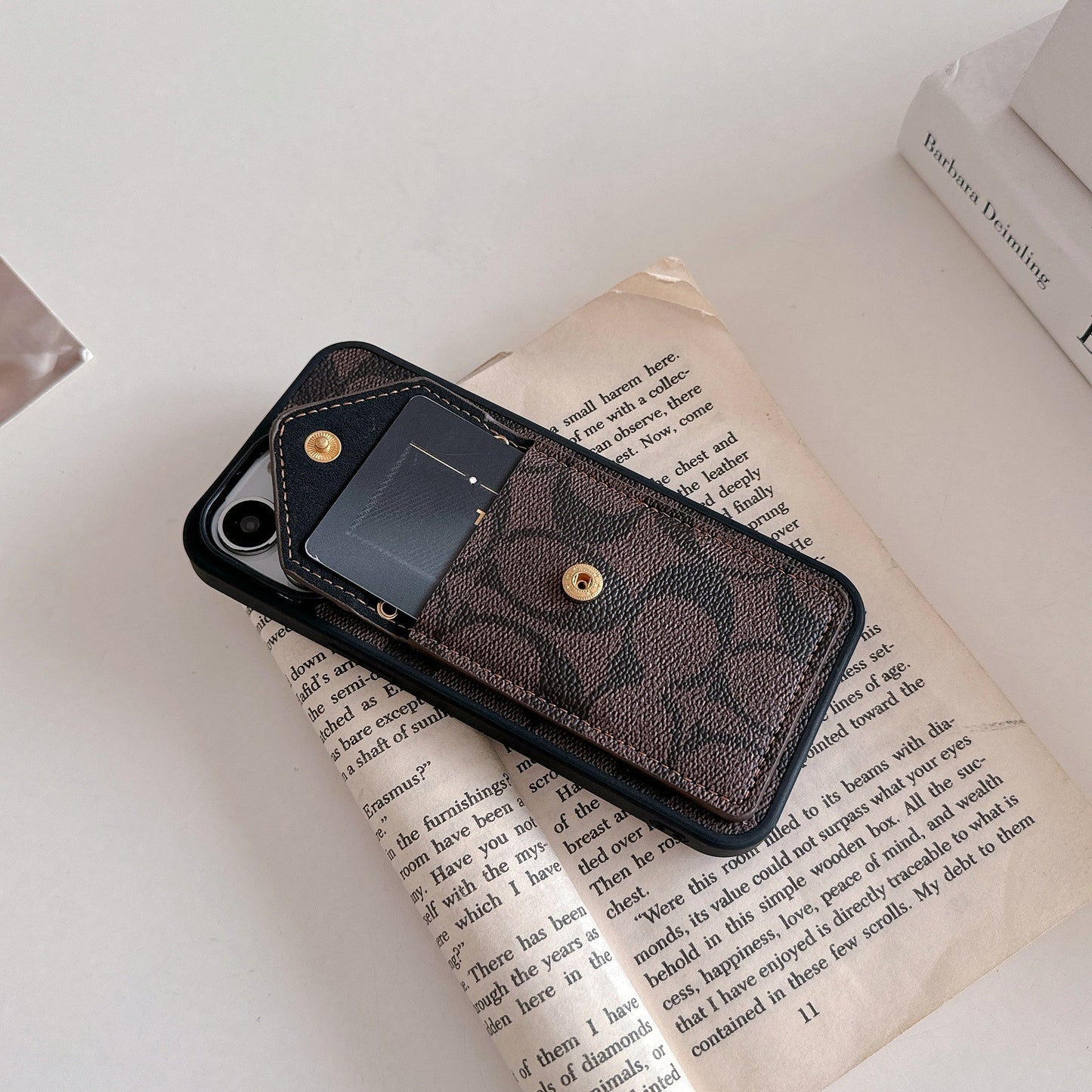 Coach iPhone Hülle mit Kartenhalter und Gurt dunkelbraun -sj240513