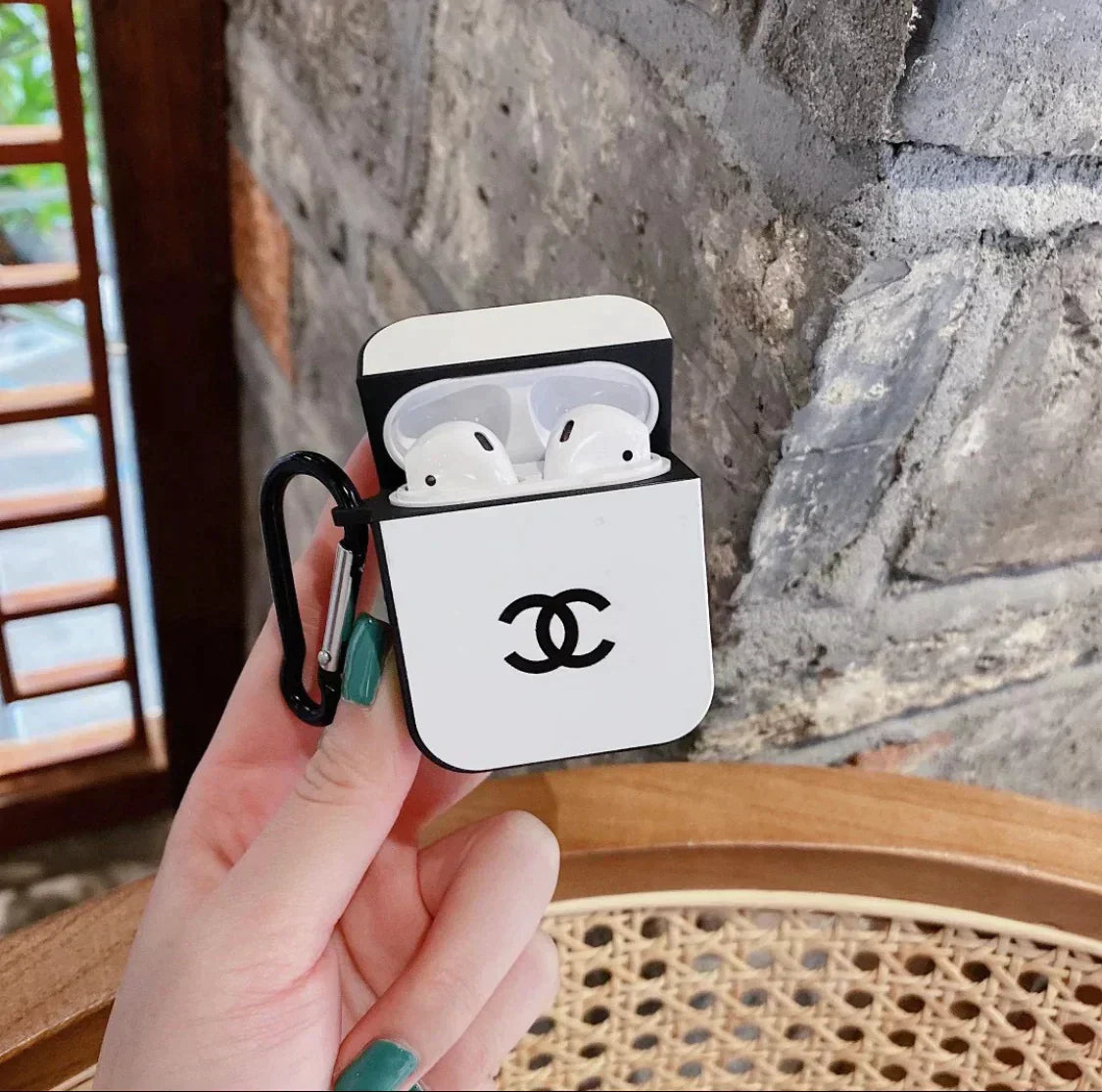 Coco Airpods sager