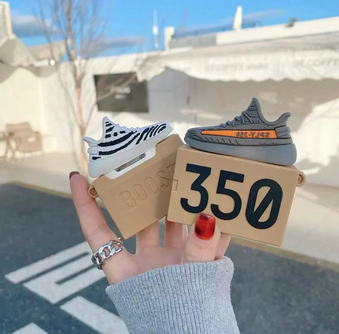 Yeezy Boost 350 AirPods -sager