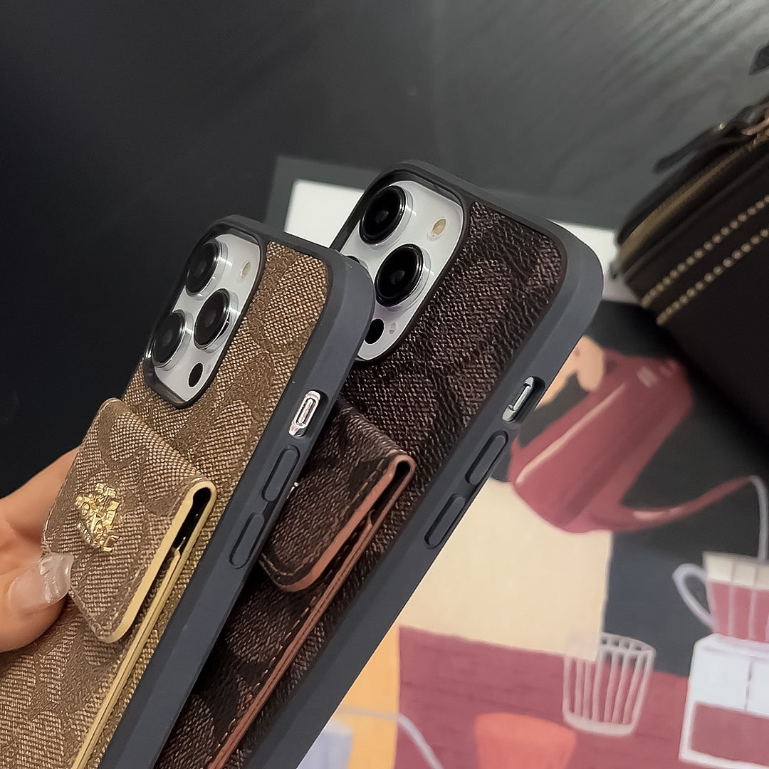 Coach iPhone -fodral med kortinnehavare Wallet Dark Brown -SZK240425