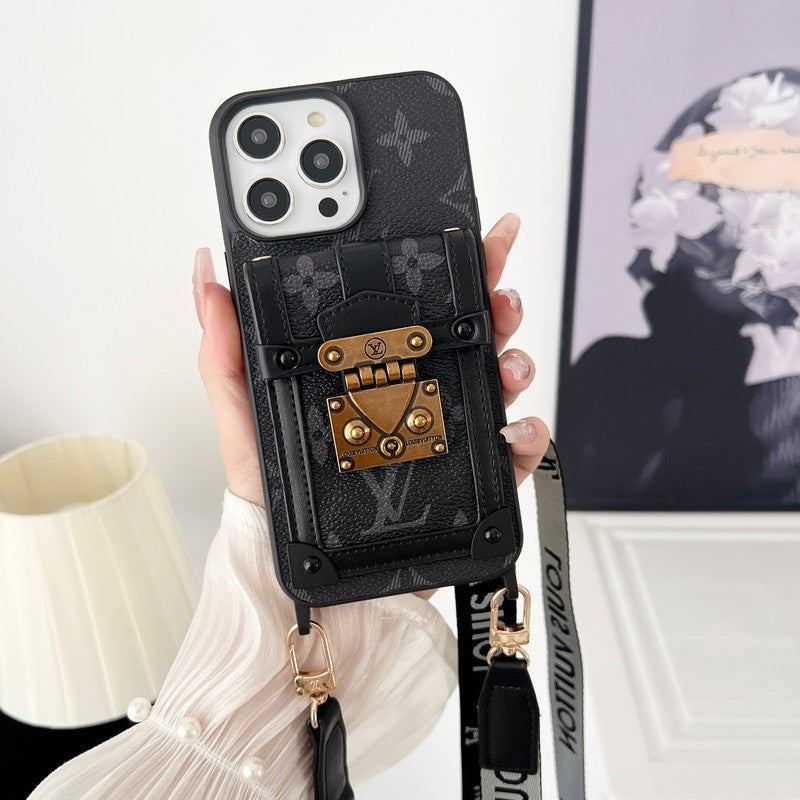 Lou Black & White Crossbody Chain iPhone Hülle