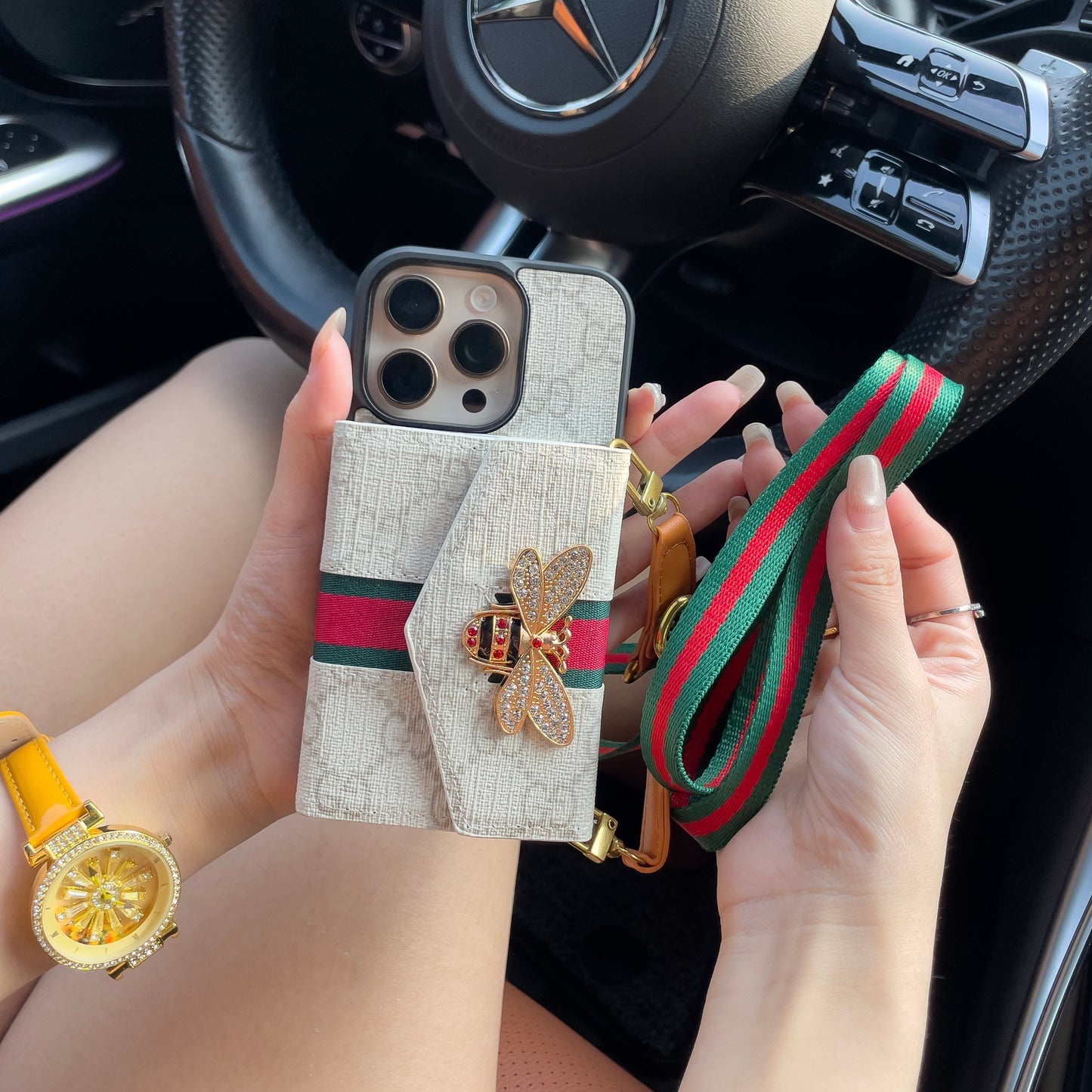 GG Advanced Crossbody iPhone tok kártyatartóval és vállszíjjal