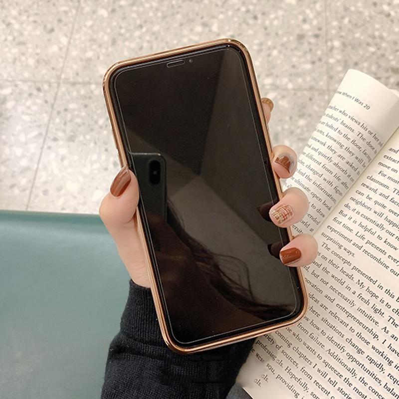 Gloss Pearl Chain Case