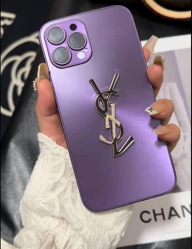 Y-S-L Shine x Mono iPhone z łańcuchem