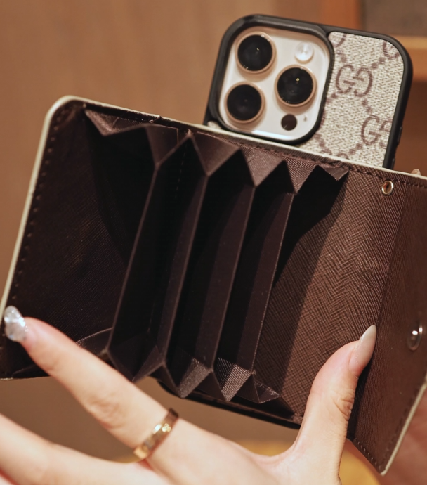 GG Advanced Crossbody iPhone tok kártyatartóval és vállszíjjal