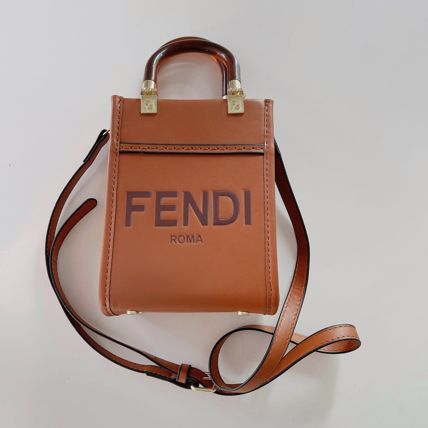 Klassische Einkaufstasche mit Crossbody -Riemen