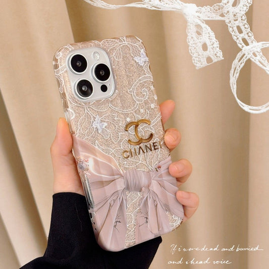 Chic elegancia: Luxus gyöngy által elhelyezett iPhone tok