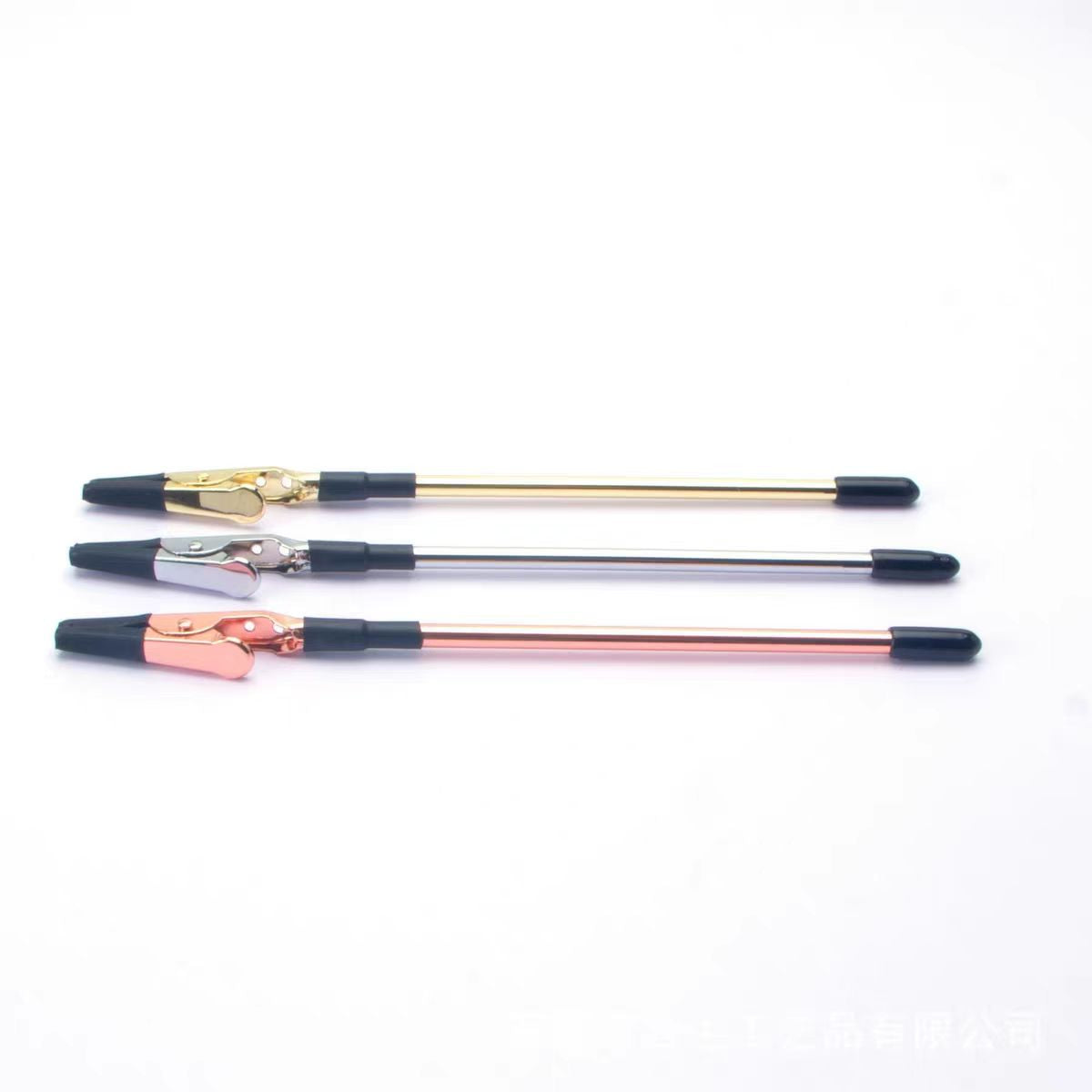 Pomocná spona na nošení náramku