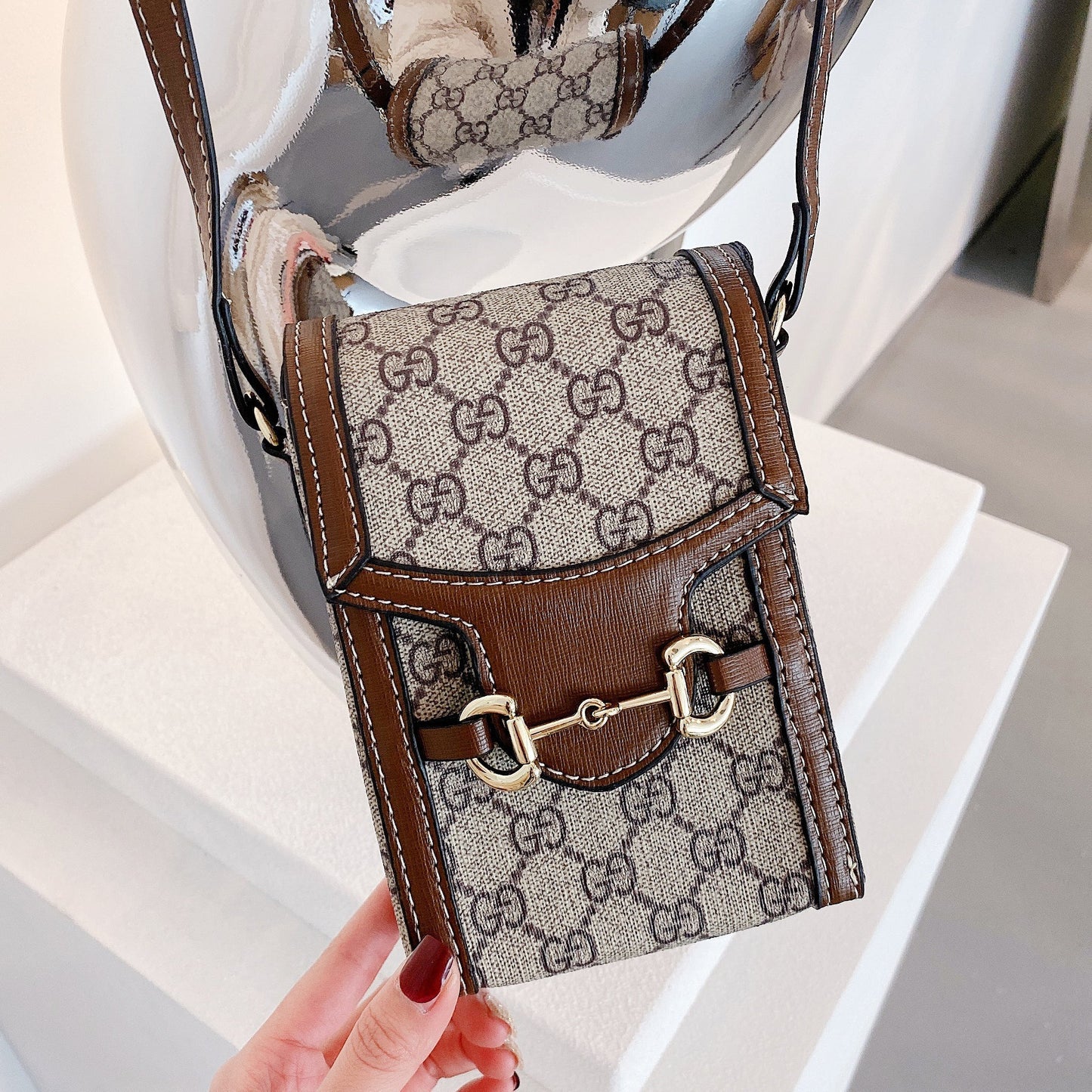GG Crossbody skinnveske