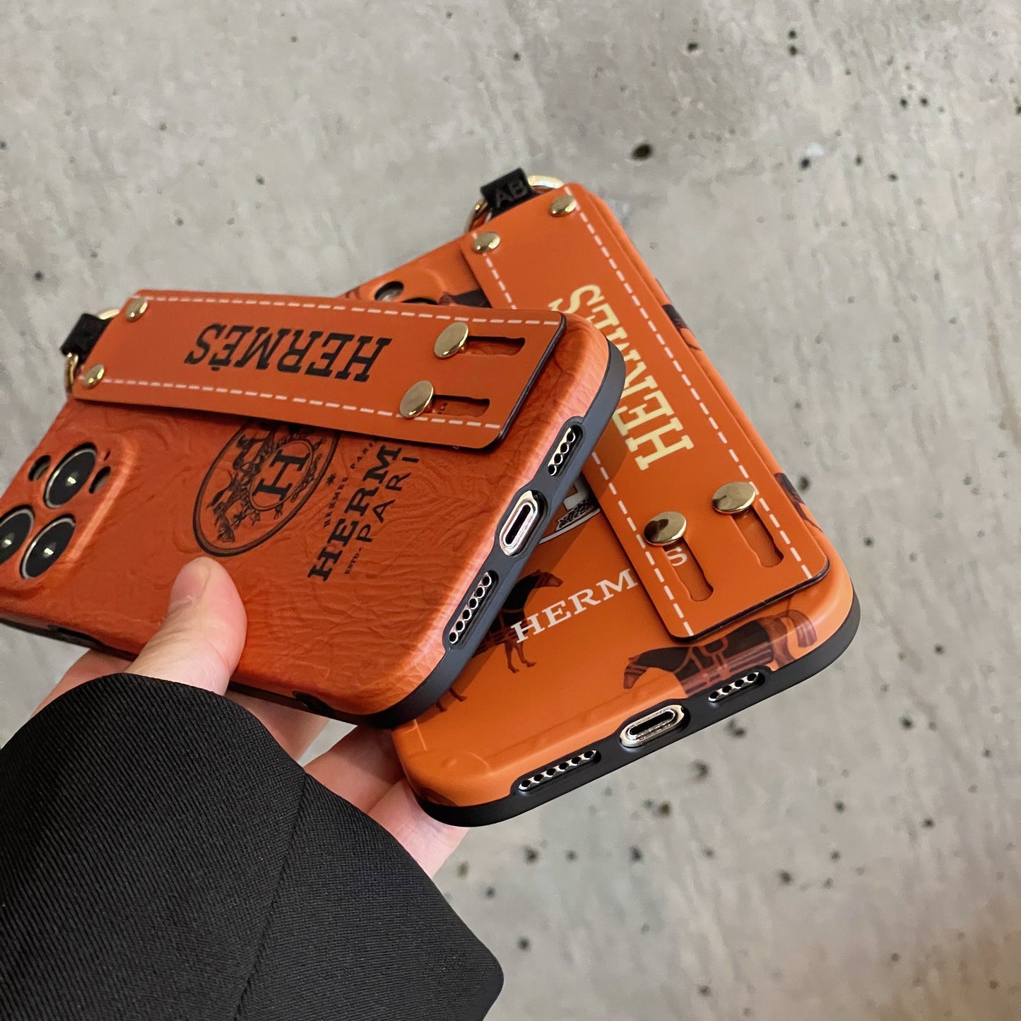 H Case iPhone