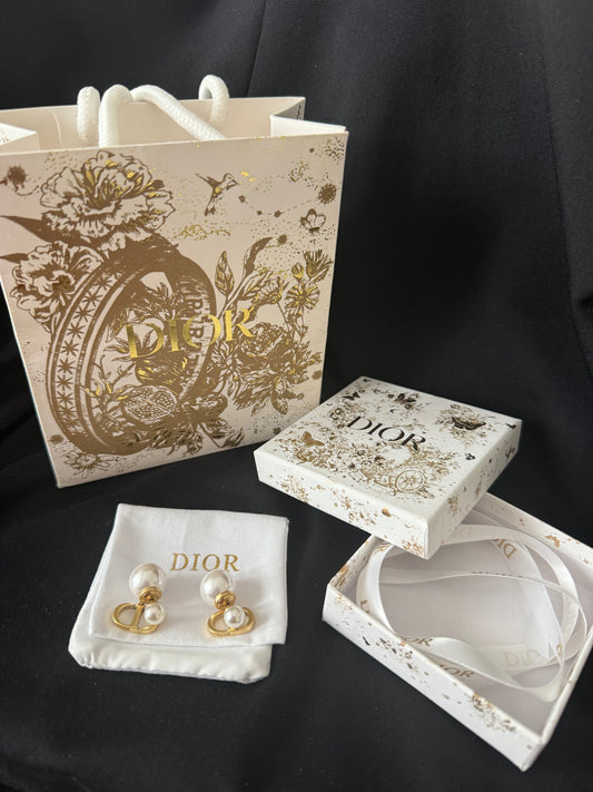 CD -logo Pearl Stud øreringer