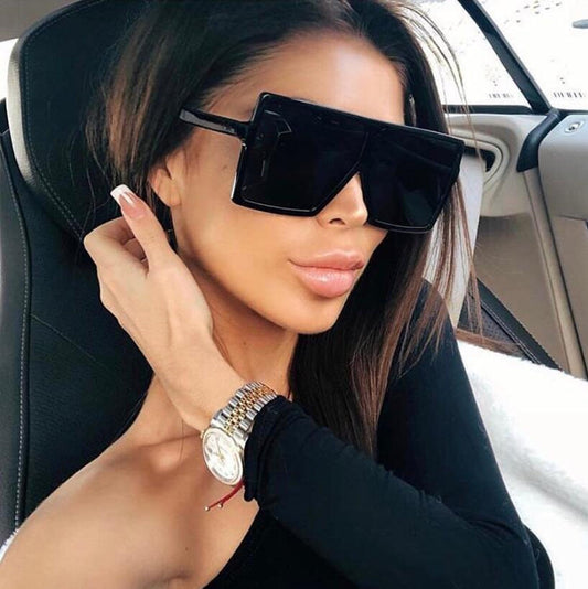 Plastiske store kvinner solbriller Square Brand Designer Big Frame Solbriller for kvinnelige UV400 solbriller Oculos Maskulino
