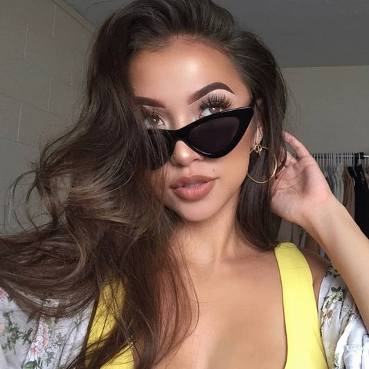 Ny retro Fashion Solbriller Kvinner merkevaredesigner Vintage Cat Eye Black White Sun Glasses Female Lady UV400 Oculos