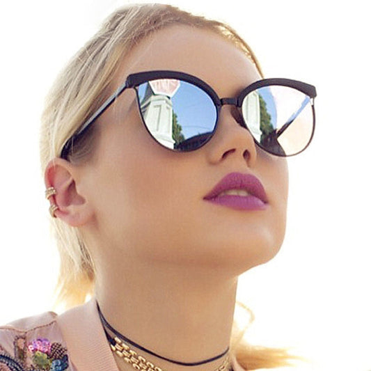 Cat Eye Brand Designer Solbriller Kvinner Luksusplast Solbriller Klassisk Retro utendørs briller Oculos de Sol Gafas
