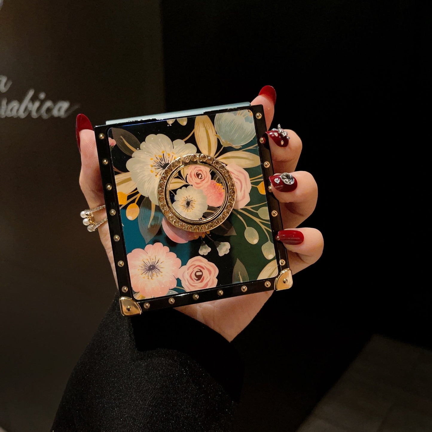 Samsung Galaxy Z Flip6/5/4/3 5G -neliökotelo "Aphrodite Rengas"