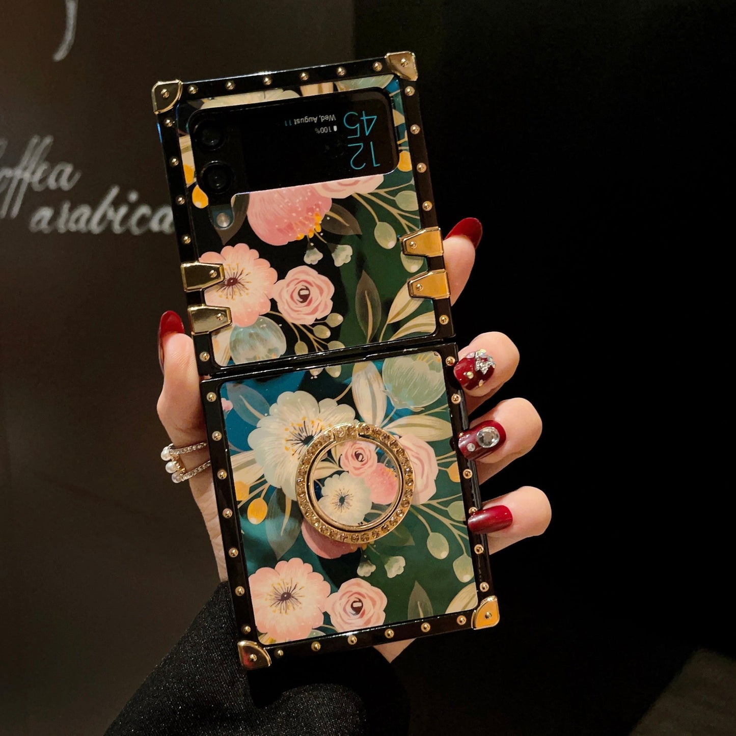Samsung Galaxy Z Flip6/5/4/3 5G -neliökotelo "Aphrodite Rengas"